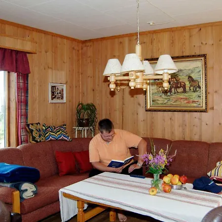 Three-bedroom Holiday In Ferienhaus Angvik