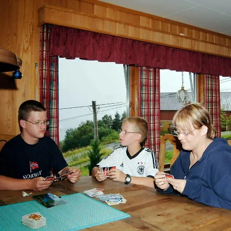 Three-bedroom Holiday In * Angvik