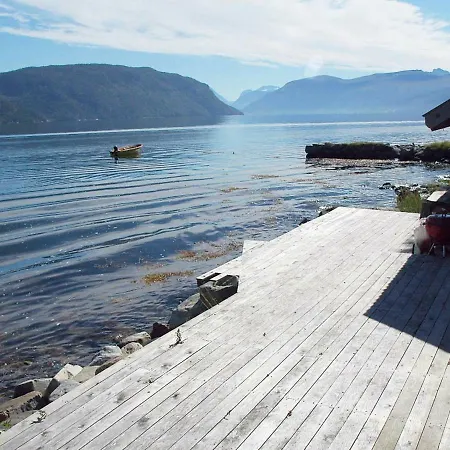 Ferienhaus Three-bedroom Holiday In Angvik